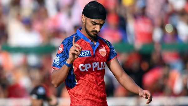 IPL 2026: अर्शदीप सिंह का वानखेड़े में धमाका, लगातार 2 गेंदों पर झटके विकेट, आईपीएल में 100 शिकार पूरे
