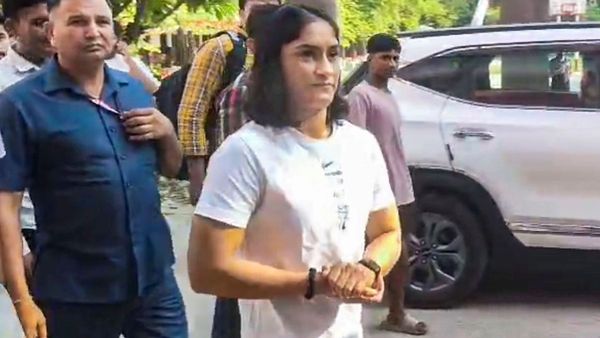 बैन के बावजूद नेशनल टूर्नामेंट खेलने पहुंच गईं विनेश फोगाट, भारी बवाल होने की पूरी संभावना