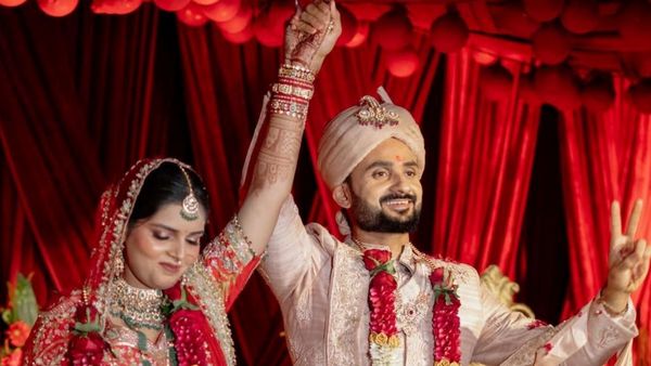 भारतीय क्रिकेटर आकाशदीप की हुई शादी, कौन हैं उनकी खूबसूरत पत्नी अक्षिता राज?