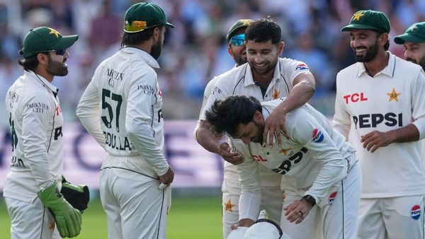 पाकिस्तान क्रिकेट में उथल-पुथल जारी, दिग्गज ने सौंपा PCB को इस्तीफ़ा, आखिर कौन है यह शख्स?