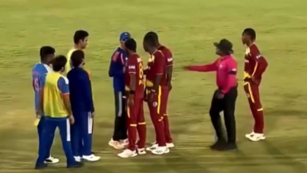 अभिषेक शर्मा और कीमो पॉल के बीच तीखी बहस? मैच के बाद हैंडशेक के दौरान गरमाया माहौल, अंपायर बीच में आए