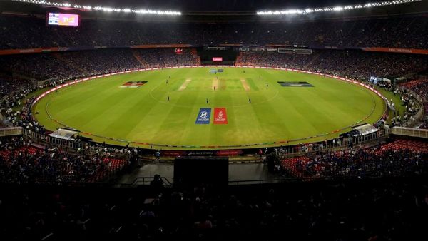 अहमदाबाद स्टेडियम को बम से उड़ाने की धमकी! अंदर थीं भारत-ऑस्ट्रेलिया की टीमें, दोनों टीमों को लाया गया होटल