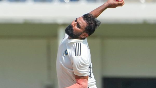 भुवनेश्वर के बाद मोहम्मद शमी करेंगे टीम इंडिया में वापसी? दिग्गज क्रिकेटर ने दिया बड़ा संकेत