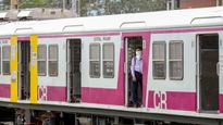 Mumbai local train: मुंबई लोकल ट्रेन के यात्री हो जाएं अलर्ट, इन रूट्स पर रहेगा मेगा ब्लॉक, देखें टाइम   