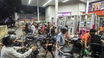 Petrol Diesel Price: गाड़ी की टंकी फुल करने से पहले जान लें आज देश में कितने में मिल रहा है पेट्रोल डीजल? 