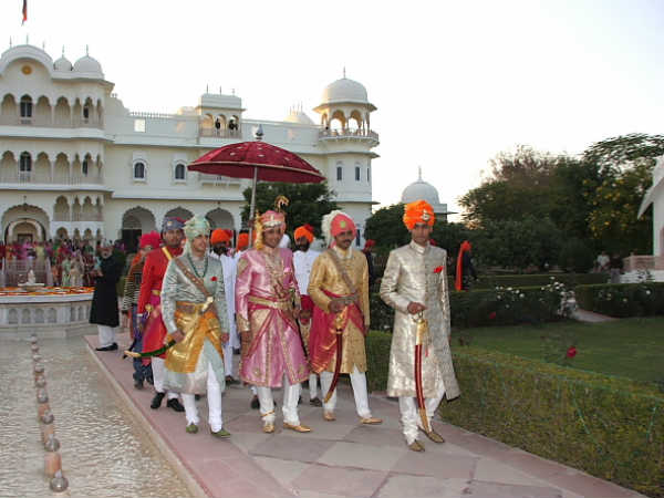 इनके ठाठ-बाट हैं शाही क्‍योंकि ये हैं यहां के राजकुमार!