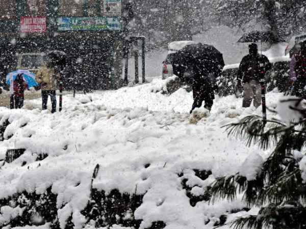 हिमाचल प्रदेश के मंडी में बर्फ में दबी मिलीं NIT के दो छात्रों की लाशें, कई दिनों से थे लापता