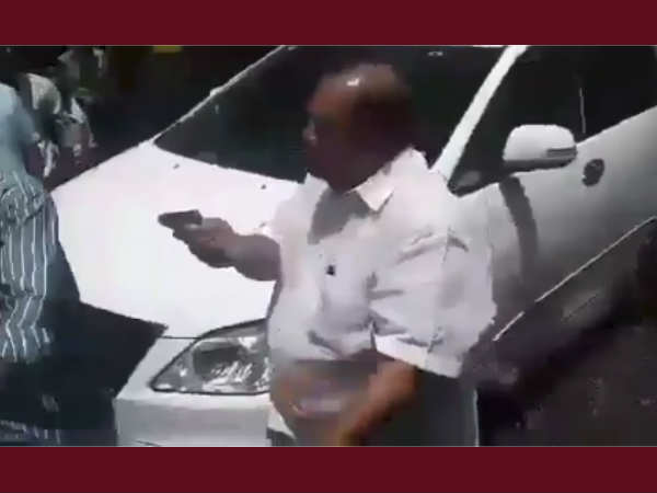 VIDEO: नारेबाजी से भड़के निर्दलीय विधायक ने भीड़ पर तान दी पिस्तौल