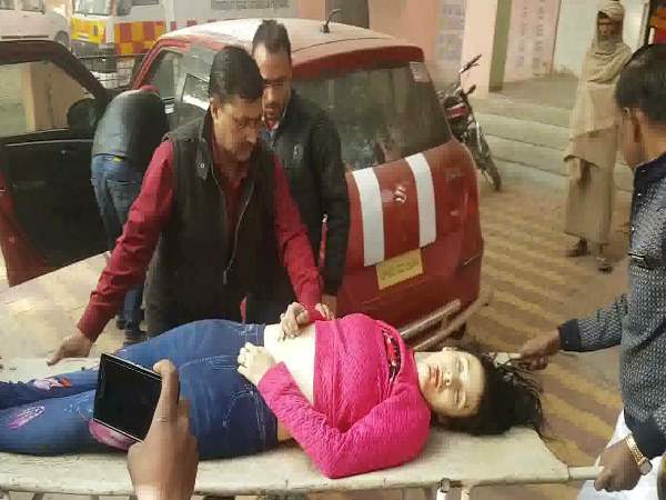 VIDEO: यमुना एक्सप्रेस-वे पर सड़क हादसे में यूक्रेन की महिला समेत चालक की मौत, एक अन्य विदेशी महिला घायल