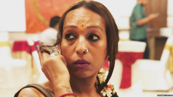 'कोई मुझे देवी समझता है कोई वेश्या'