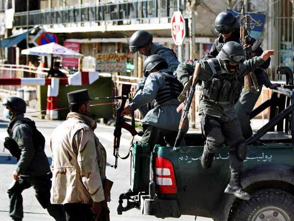 अफगानिस्तान: उपराष्ट्रपति दोस्तम के पहुंचते ही काबुल एयरपोर्ट पर हमला, 16 की मौत, 60 घायल