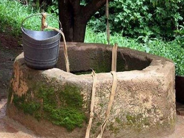 'प्रेतात्मा' से तंग आकर 5 बच्चों संग महिला ने कुएं में लगाई छलांग, 4 की मौत