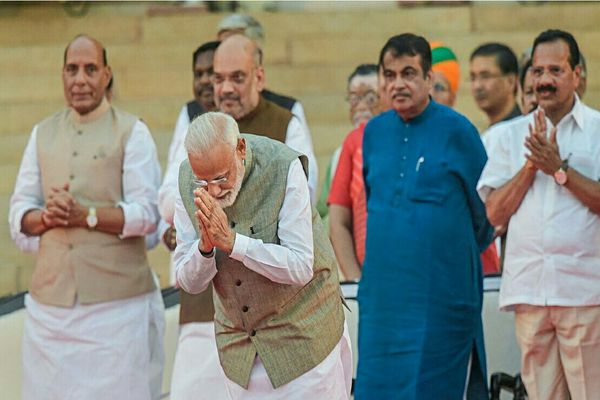 मोदी 2.0: नई सरकार के सामने प्रचंड जनादेश की आकांक्षाओं पर खरा उतरने की होगी चुनौती