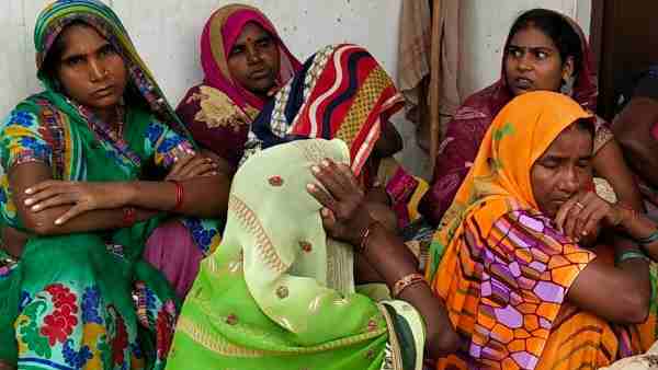 सुल्तानपुर: घर की दीवार गिरने से बच्ची समेत दो की मौत, चार घायल