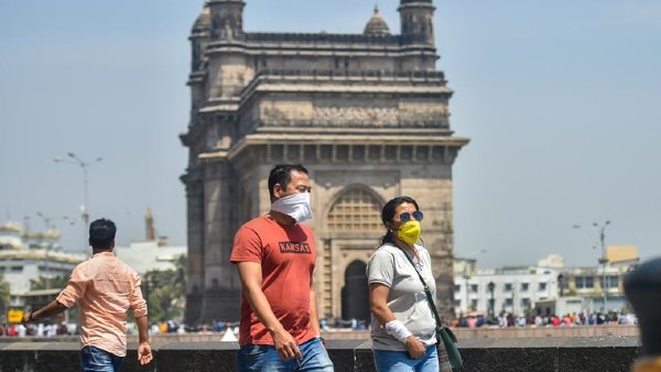 Lockdown: मुंबई में मास्क पहनना हुआ अनिवार्य, बिना मास्क घर से निकले तो जाना पड़ सकता है जेल!