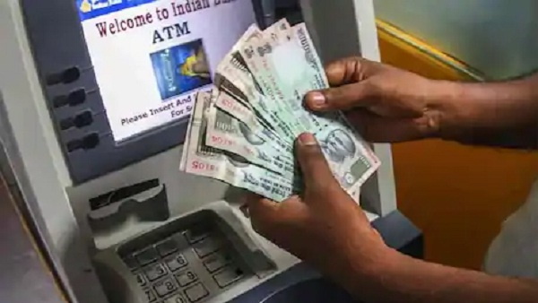 Fact Check: ATM से 4 से ज्यादा बार पैसे निकालने पर कटेंगे ₹173, जानें सच
