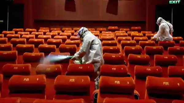 Theatres open: गुजरात में 10 माह से बंद थिएटर खुले, सरकार ने डायरेक्टर्स को 50% दर्शकों के साथ इजाजत दी