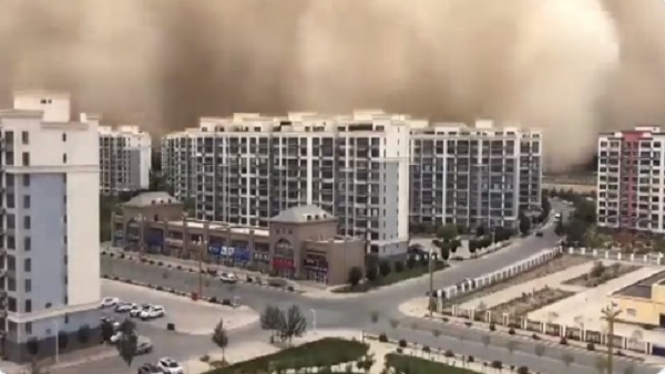 China City Dunhuang : चीन के इस शहर में अचानक उठा 300 फीट ऊंचा रेतीला तूफान, वीडियो में दिखा खौफनाक मंजर