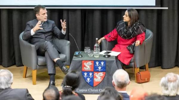 राहुल गांधी कैंब्रिज यूनिवर्सिटी में एक सवाल पर काफ़ी देर रहे ख़ामोश, सोशल मीडिया पर चर्चा