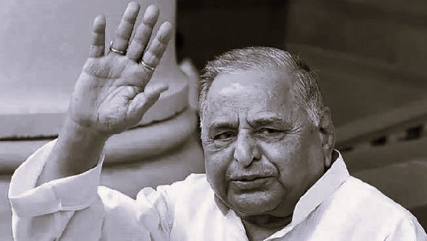 Mulayam Singh Yadav की कमियों पर भारी पड़ी रिश्ते निभाने की उनकी खूबी