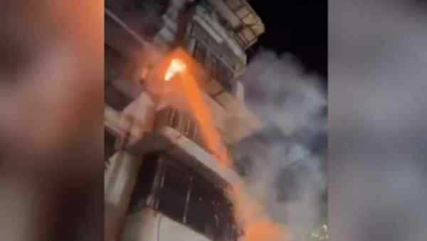 Diwali Rocket मुंबई के अपार्टमेंट पर 'दागे' गए, तेज हुईं लोगों की धड़कनें, पुलिस ने दर्ज किया मामला