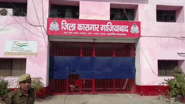 गाज़ियाबाद की डासना जेल में मिले 140 कैदी एचआईवी पॉजिटिव, 1700 की क्षमता वाले जेल में 5500 बंदी