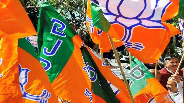 Gujarat Elections: 5 बागी नेताओं ने बढ़ाई BJP की टेंशन, निर्दलीय लड़ने की चेतावनी