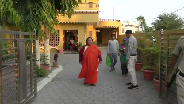 Uma Bharti  ने सिंधिया को बताया हीरा, बोलीं कांग्रेस का हीरा अब हमारे पास हैं