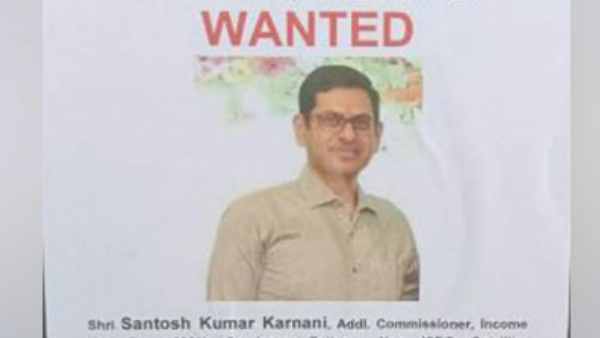 30 लाख रुपये रिश्वत का आरोप, CBI जांच में सहयोग नहीं कर रहे IRS अधिकारी संतोष, वांटेड पोस्टर जारी