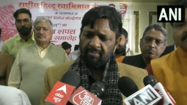 केंद्रीय मंत्री Kaushal Kishore का विवादित बयान- 'नेहरू जी सिगरेट पीते थे और गांधी जी का बेटा नशा करता था'