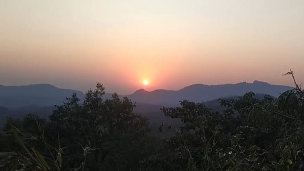 MP Weather Update: नए साल से पहले कड़ाके की ठंड गायब, 4 से 8 डिग्री उछला पारा