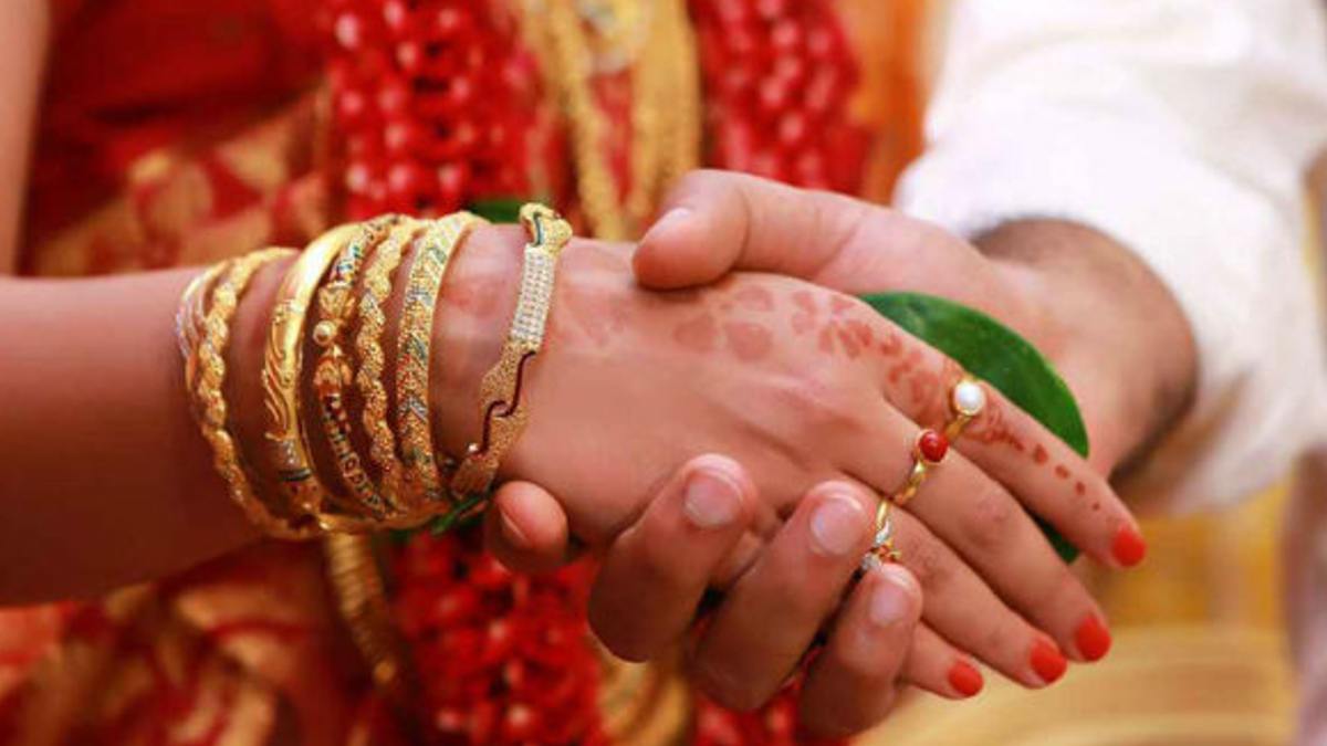 घर आए इंवेस्टमेंट एजेंट को लड़की देखने वाला समझ बैठे पिता, फिर हुआ कुछ ऐसा... लड़की ने खुद सुनाई फनी स्टोरी