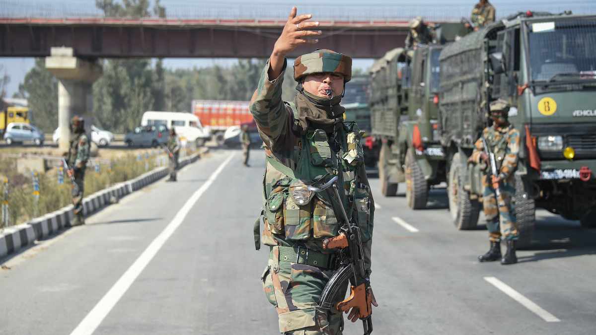 कश्मीर घाटी से सेना की वापसी पर विचार कर रही है केंद्र सरकार- रिपोर्ट