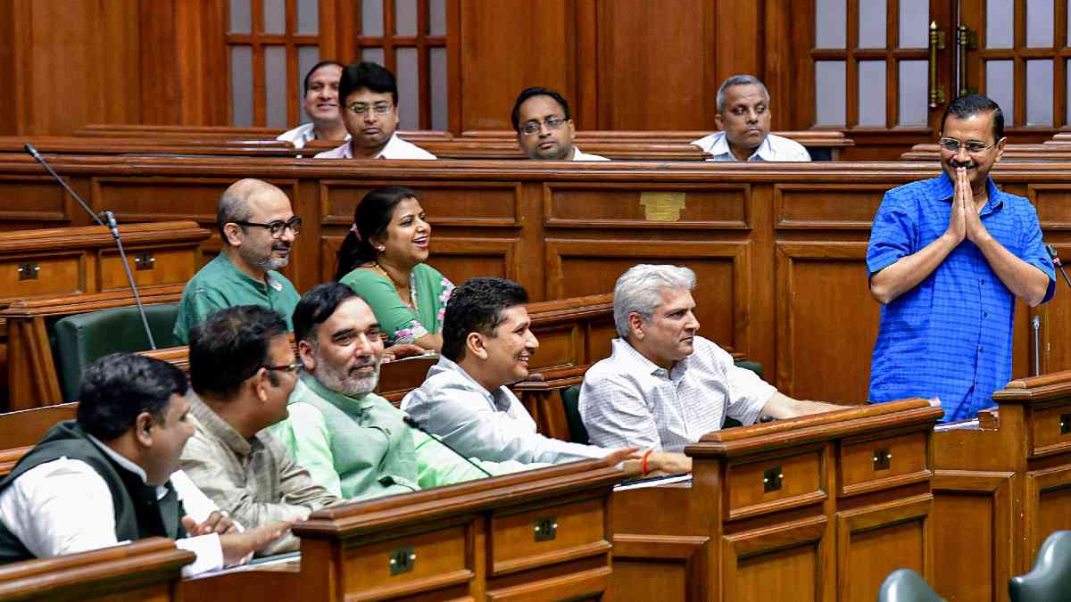 दिल्ली में सियासी हलचल तेज, 17 अप्रैल को एक दिवसीय विधानसभा का विशेष सत्र बुलाया