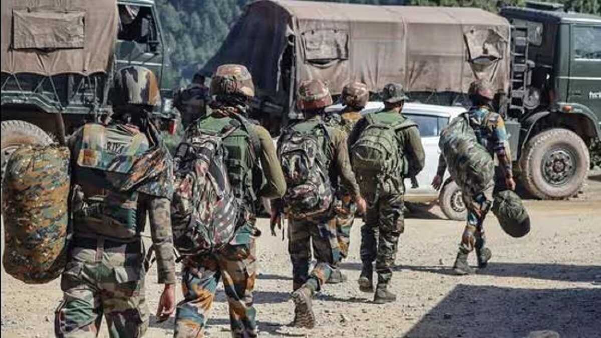 Jammu Kashmir: बारामूला और राजौरी में मुठभेड़ जारी, लश्कर-ए-तैयबा का आतंकवादी ढेर