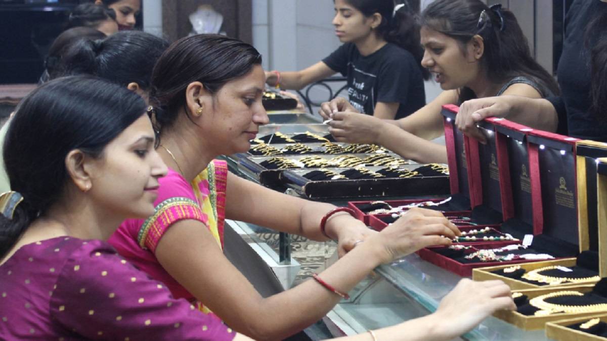 2000 के नोट पर RBI के फैसले के बाद जानिए गोल्ड की खरीद का हाल, ज्वेलर्स ने बताई जमीनी हकीकत
