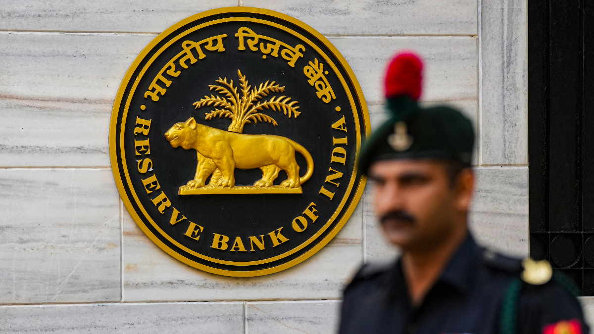 RBI Penalty: रिजर्व बैंक ने बैंकों पर लगाया भारी जुर्माना, जानें इस साल के 5 महीनों का हिसाब