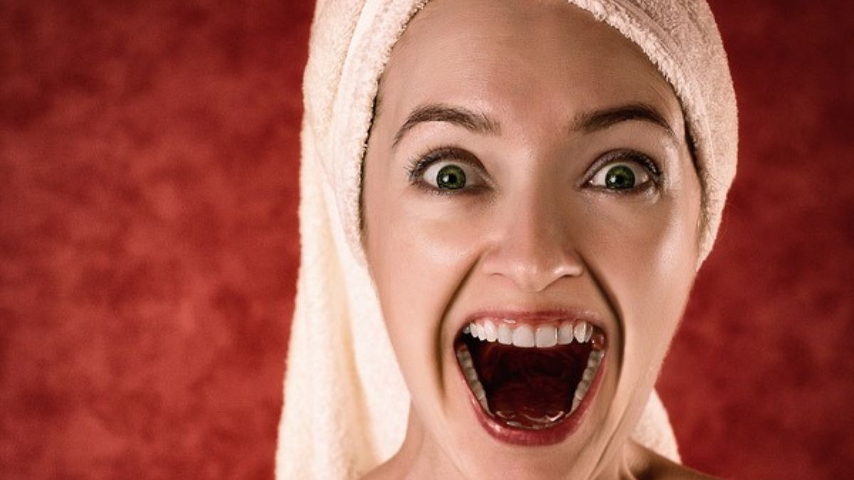 World Laughter Day: मोटापा कम करने से लेकर खूबसूरत दिखने तक... हैरान कर देंगे रोज हंसने के ये फायदे