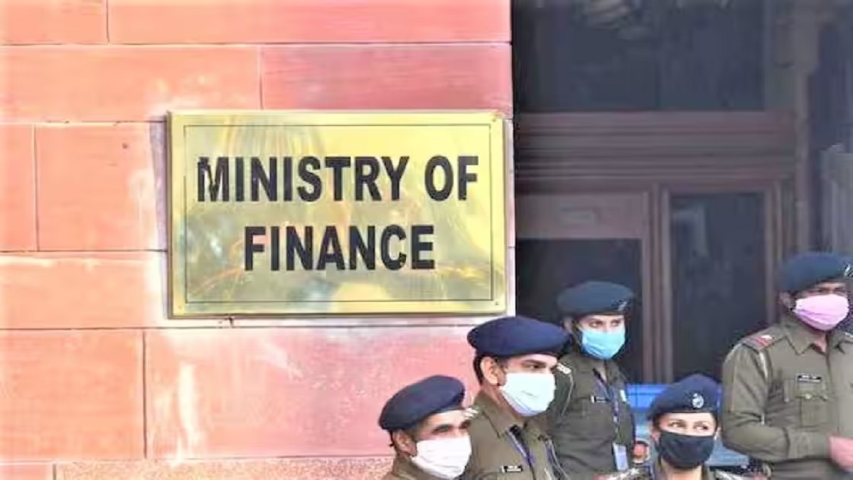 केंद्र ने 16 राज्यों को दिया 56415 करोड़ का 'ब्याज मुक्त' लोन, सबसे ज्यादा पैसा  इन 2 राज्यों को मिला