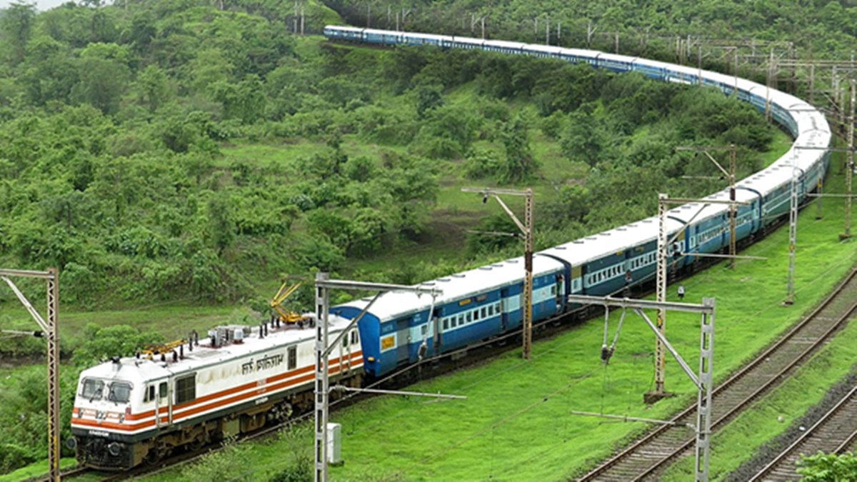 Jabalpur पश्चिम मध्य रेल जोन से गुजरने वाली कई ट्रेनें प्रभावित, वाराणसी यार्ड में नॉन इंटरलॉकिंग वर्क बना वजह