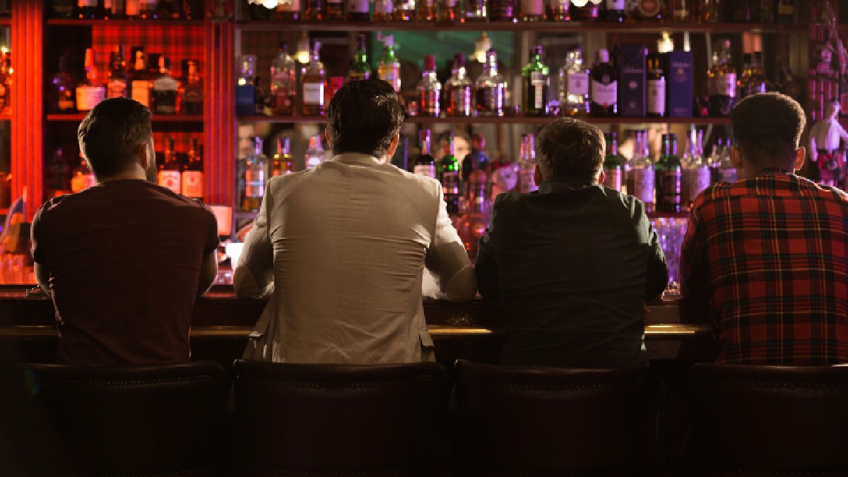 गुजरात की GIFT सिटी को शराब प्रतिबंध से छूट, 'वाइन-एंड-डाइन' की इजाजत