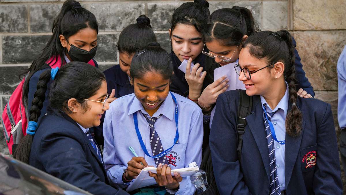 CBSE ने 10th-12th के प्रैक्टिकल एग्जाम के लिए जारी की गाइडलाइन, परीक्षा से पहले करें चेक