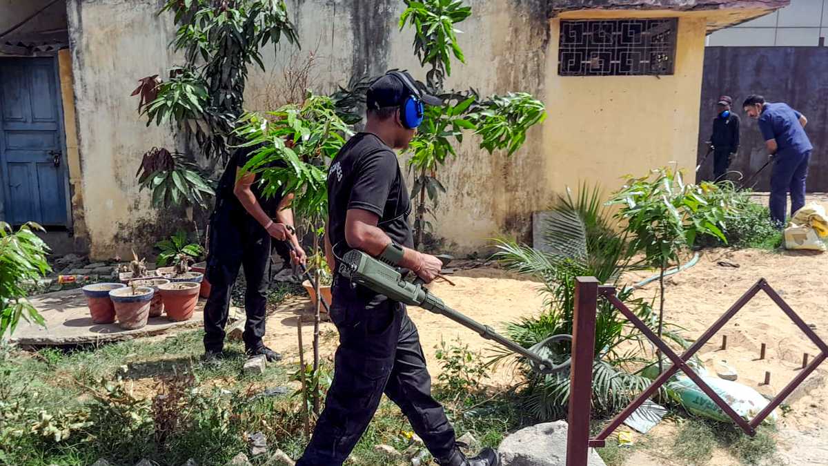 Mumbai: RBI ऑफिस सहित मुंबई की 11 लोकेशन पर बम की धमकी देने वाले 3 आरोपी गुजरात से गिरफ्तार, भेजा था ईमेल