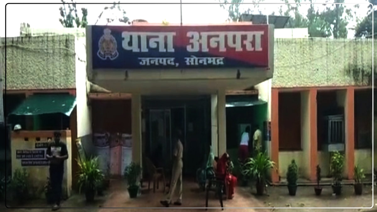 Sonbhadra News: पिकअप में इतने मजदूर लदे थे कि कमिश्नर रह गए हैरान, तुरंत बुलानी पड़ी पुलिस