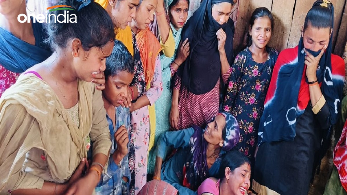 Sambhal News: मिट्टी खोदते समय ढहा टीला, किशोरी की दर्दनाक मौत, तीन महिलाएं घायल