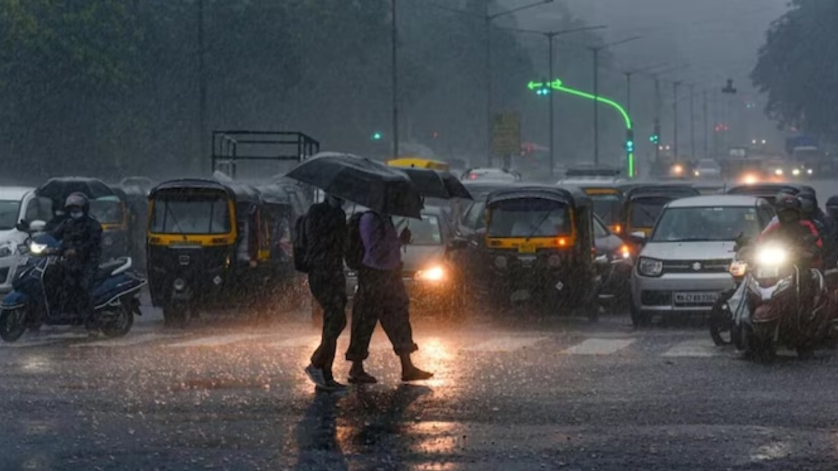 Weather News: दिल्ली-NCR में चली धूल भरी आंधी, बरसे बादल, UP- हरियाणा में IMD ने जारी किया ये अलर्ट
