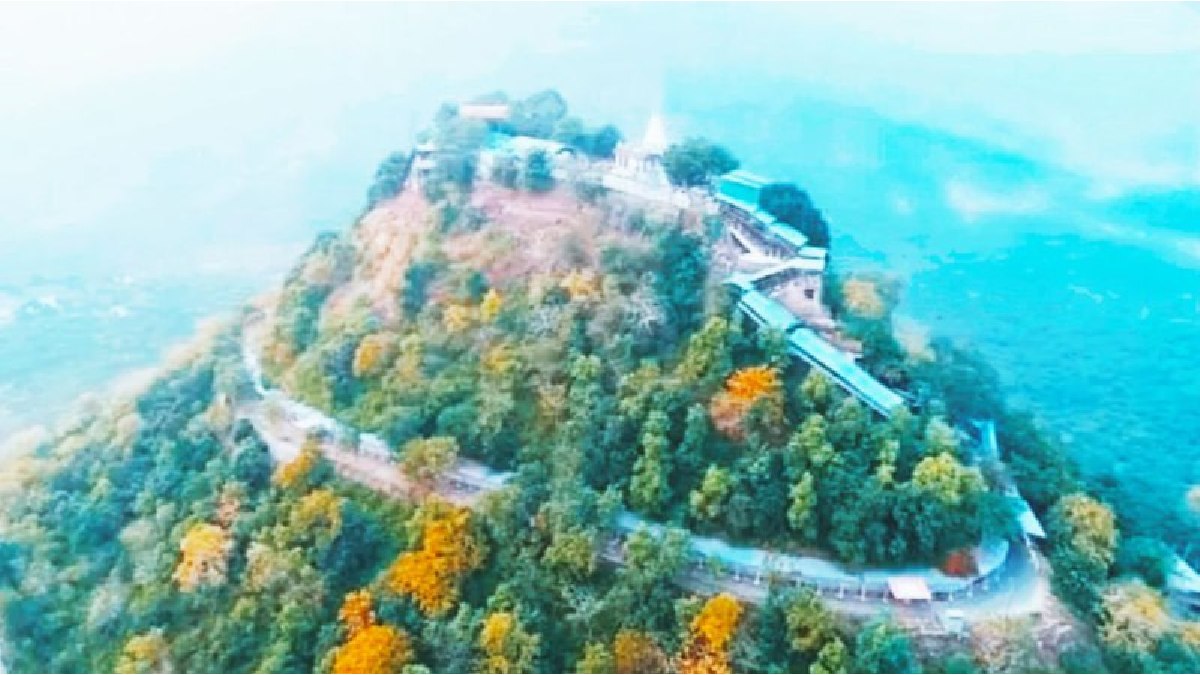 शारदा मंदिर पहाड़ी पर बिखरे मिले तीन कंकाल, साल, जैकेट और श्रृंगार का सामान; सस्पेंस भरी है यह कहानी