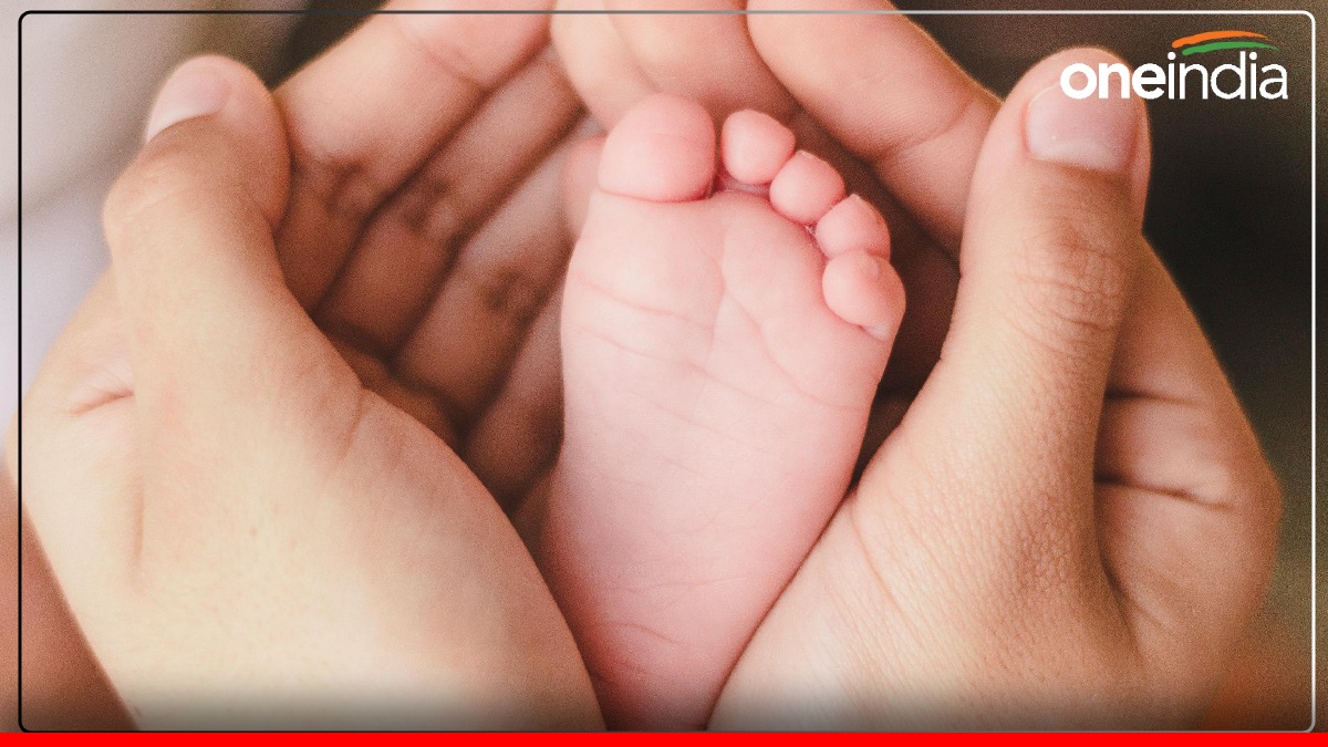 सीतापुर में महिला ने 2 मुंह, 4 हाथ और 4 पैर वाले बच्चे को दिया जन्म, डॉक्टर भी हैरान, देखने के लिए उमड़ी भीड़
