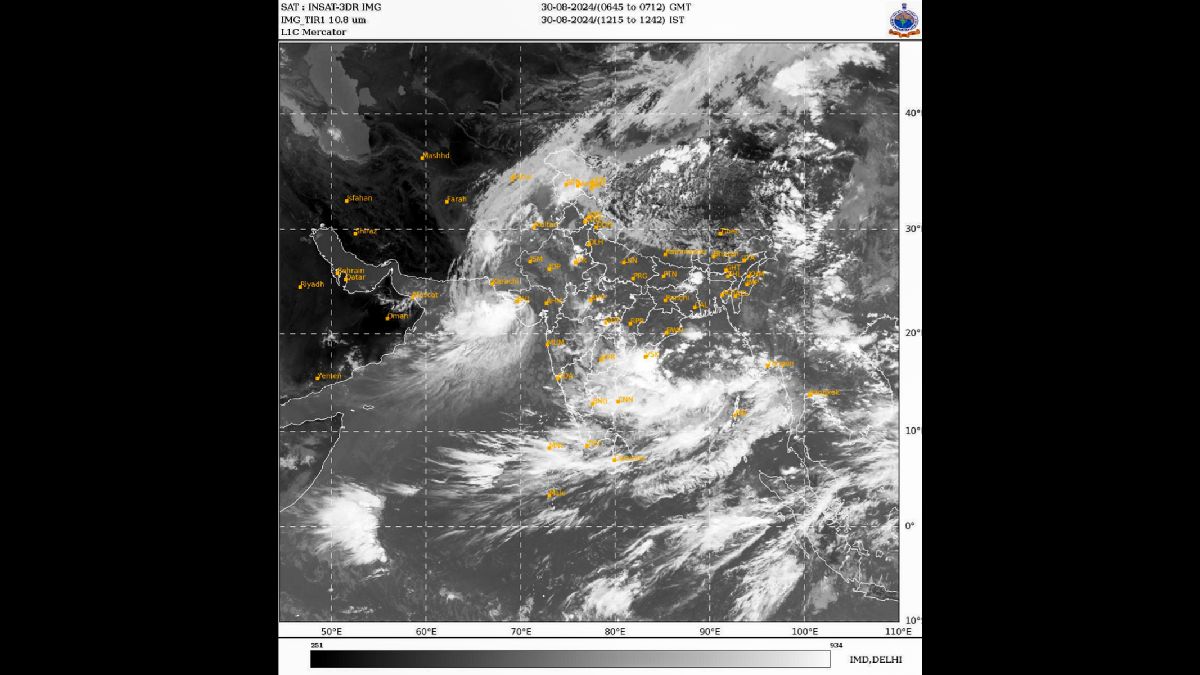 पाकिस्‍तान ने बोली लगाए बिना चीन को दिया 2 अरब डॉलर का कराकोरम हाईवे कान्‍ट्रेक्‍ट, जानें क्‍यो चली ये चाल?