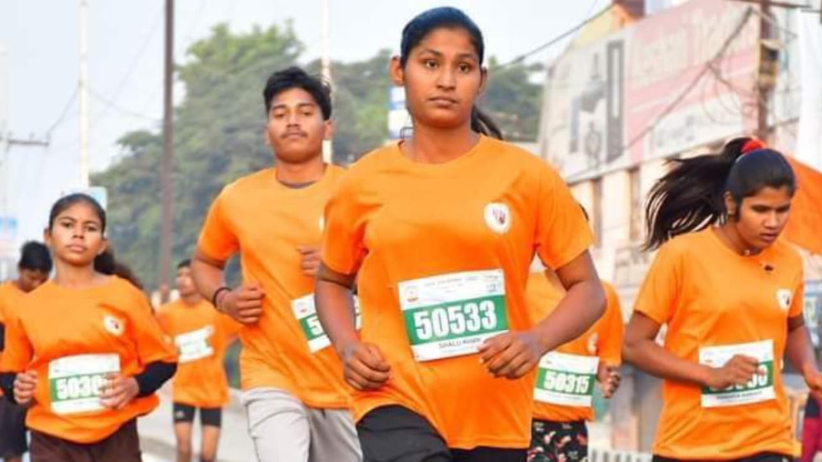 Satna News: सतना में देशभर के 5000 से अधिक धावक दौड़े, 21 किमी की रेस में अंकिता और  भास्कर बने विजेता